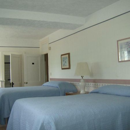 Boardwalk Inn Saint Ignace Ngoại thất bức ảnh